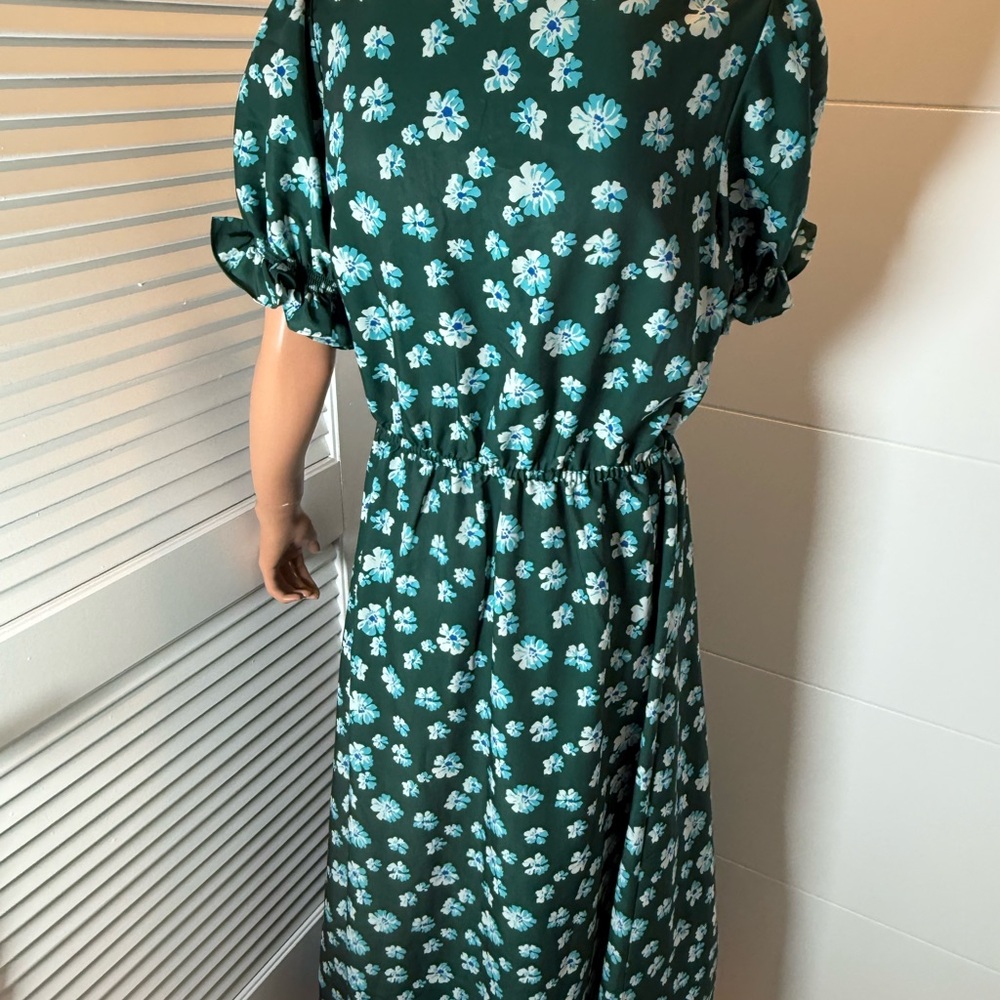Outerknown Flora puff sleeve A line button front green large . - Picture 9 of 15